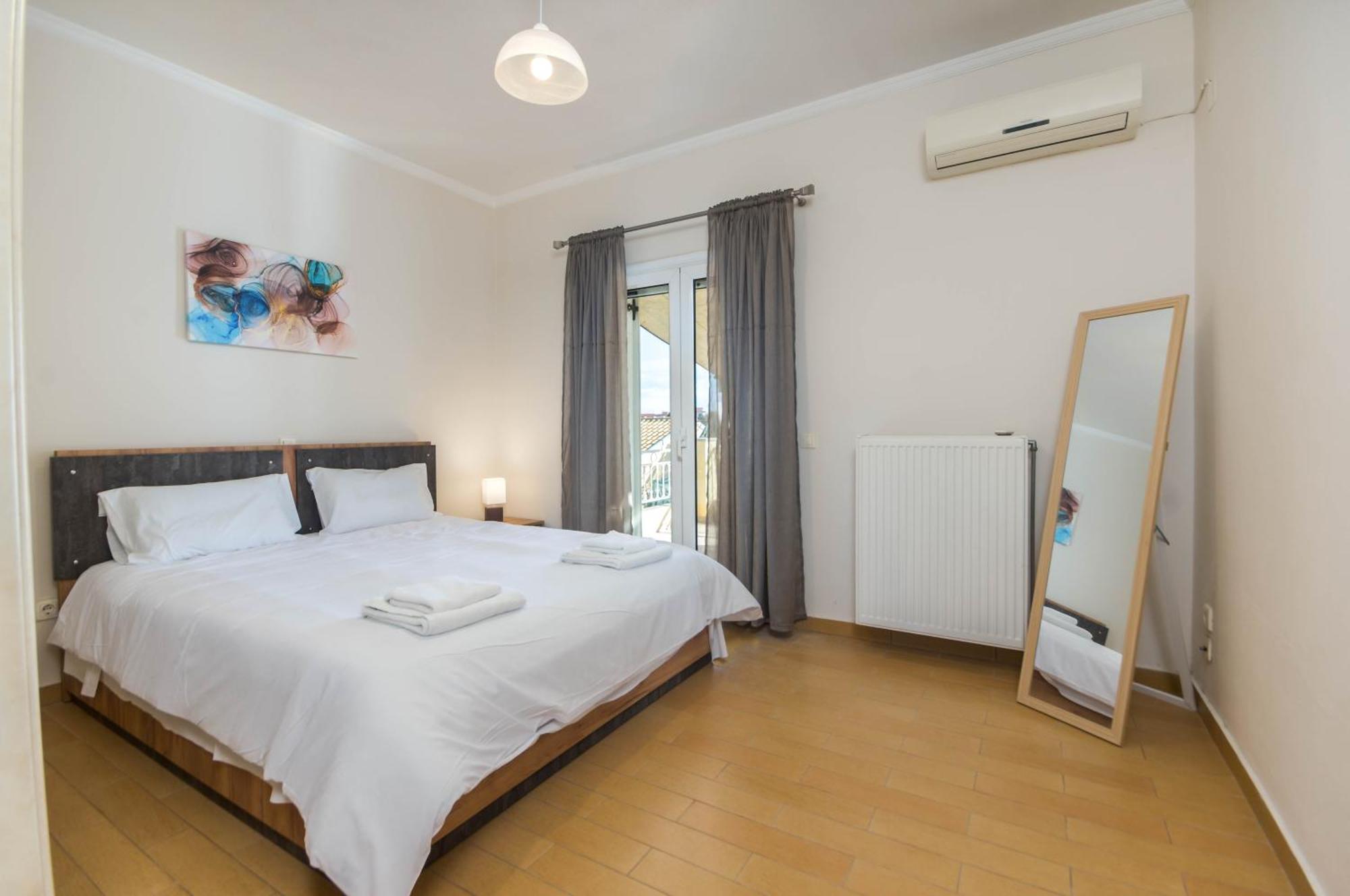 Διωροφη Μεζονετα-2Km Απο Το Κεντρο-Iliana House Apartamento Alepou Exterior foto