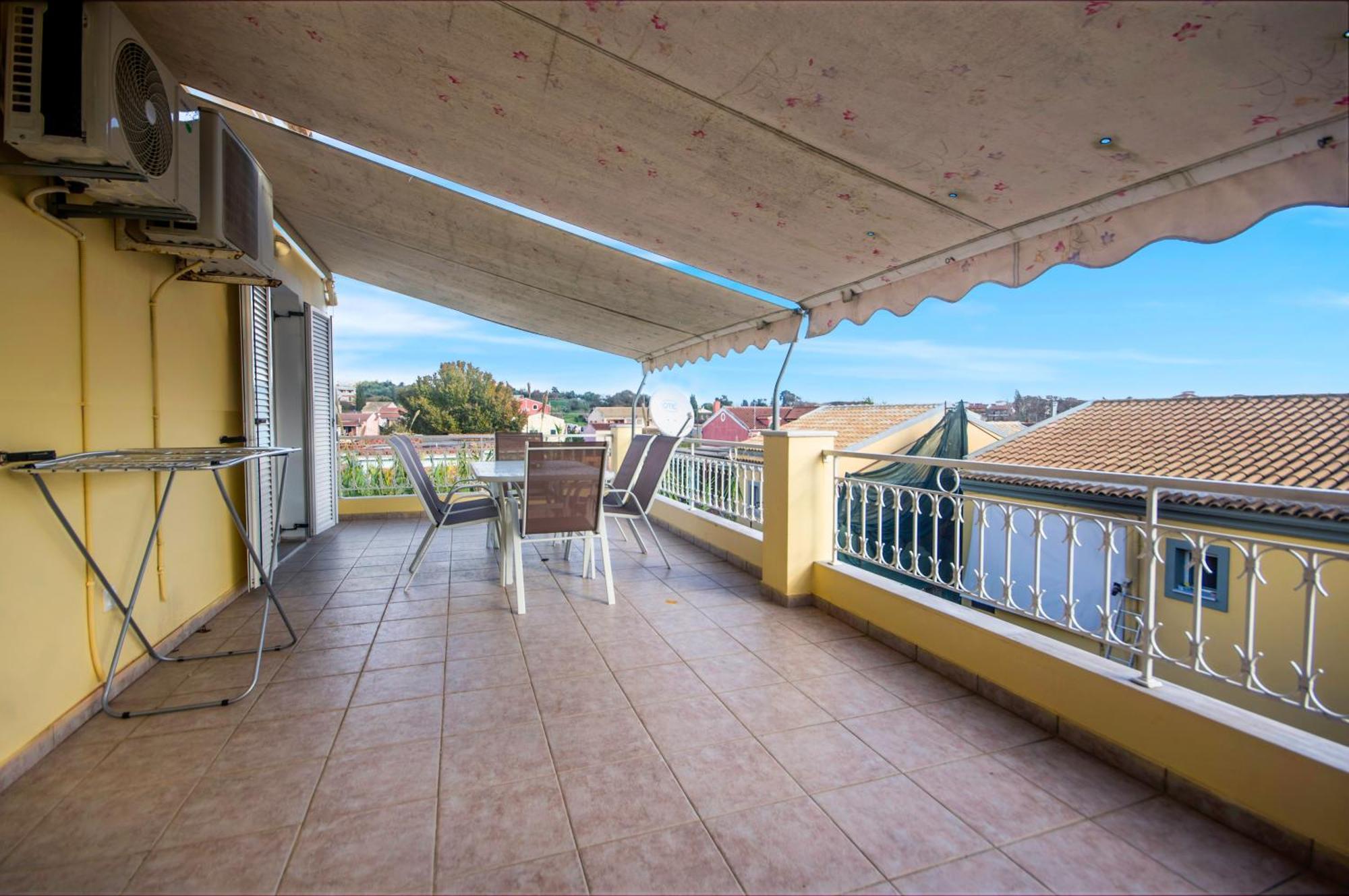 Διωροφη Μεζονετα-2Km Απο Το Κεντρο-Iliana House Apartamento Alepou Exterior foto