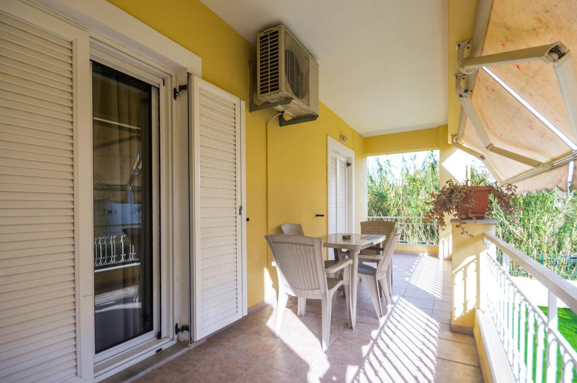 Διωροφη Μεζονετα-2Km Απο Το Κεντρο-Iliana House Apartamento Alepou Exterior foto