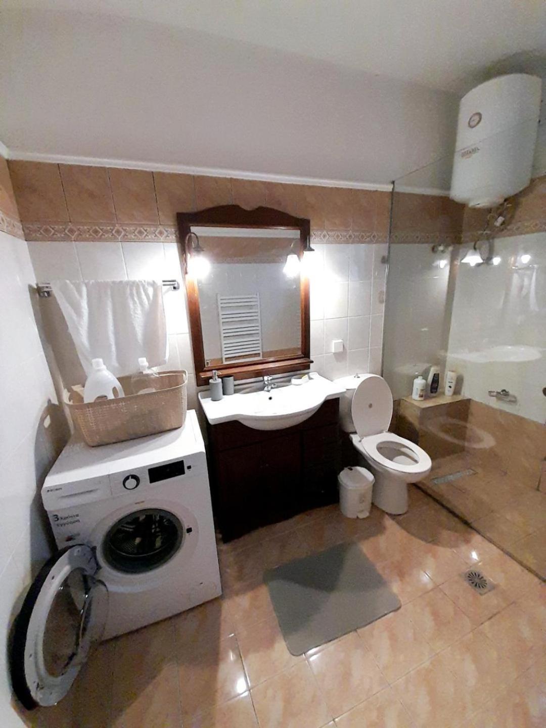 Διωροφη Μεζονετα-2Km Απο Το Κεντρο-Iliana House Apartamento Alepou Exterior foto