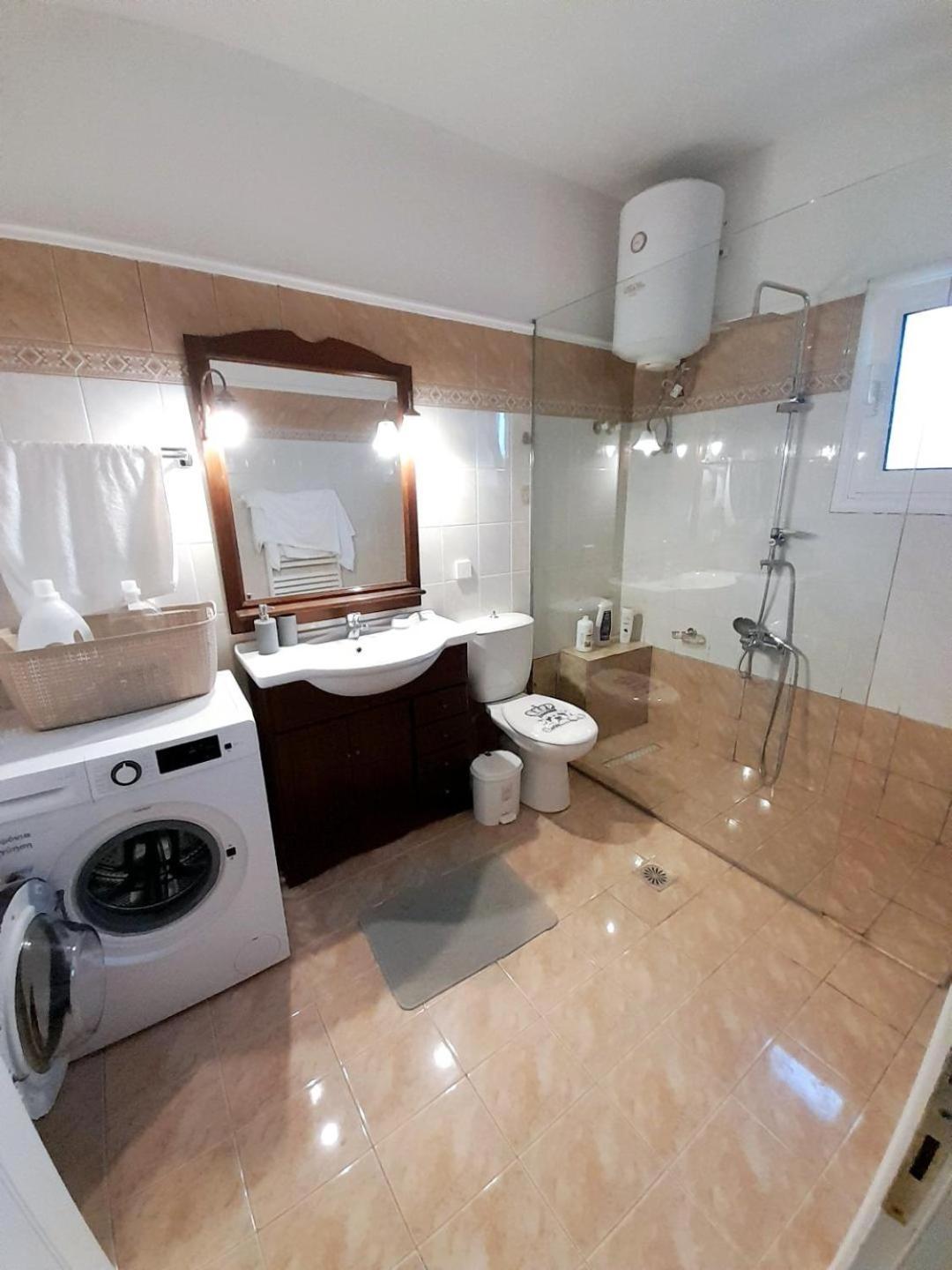 Διωροφη Μεζονετα-2Km Απο Το Κεντρο-Iliana House Apartamento Alepou Exterior foto